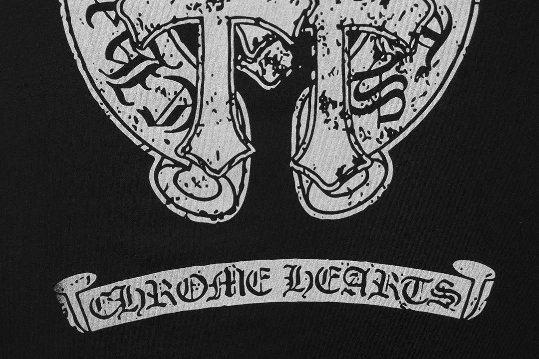 P150 Chrome Hearts 2026 official website new style cross letter logo on front and back, same style for men and women, short-sleeved T-shirt ·Customized 300g 100% double yarn pure cotton fabric ·Dyeing 32 count double-strand thread ·Collar label, hangtag, main mark and three labels complete Color: Black Size: XS S M L